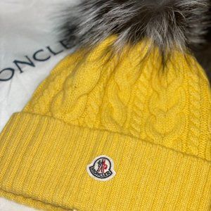 Moncler yellow cable-knit logo beanie